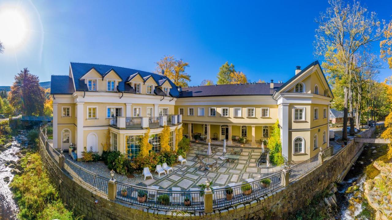 Hotel Stary Zdroj Świeradów-Zdrój エクステリア 写真