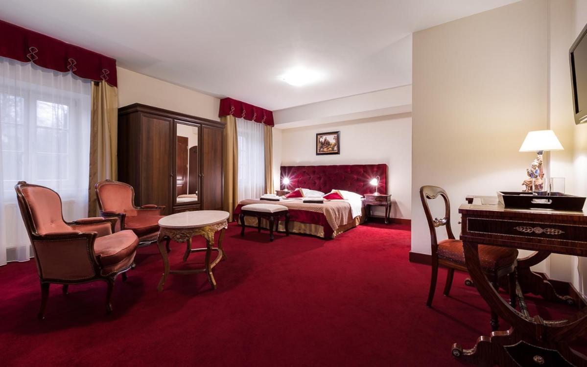 Hotel Stary Zdroj Świeradów-Zdrój エクステリア 写真