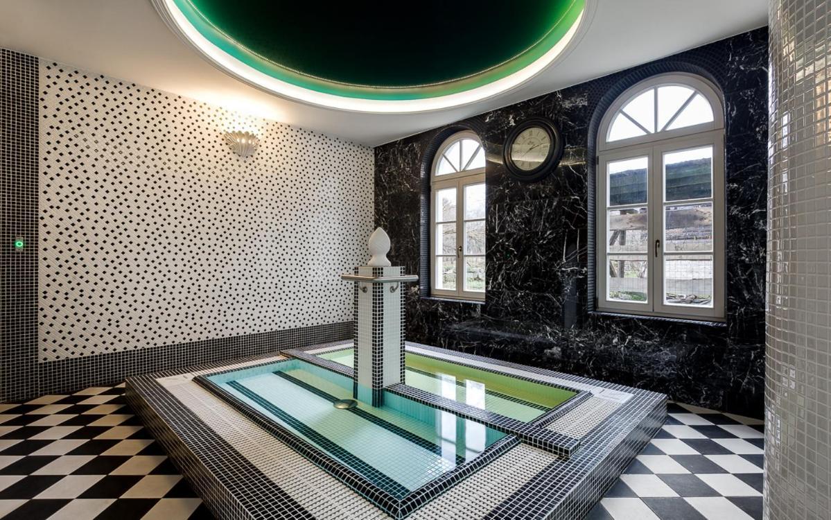 Hotel Stary Zdroj Świeradów-Zdrój エクステリア 写真