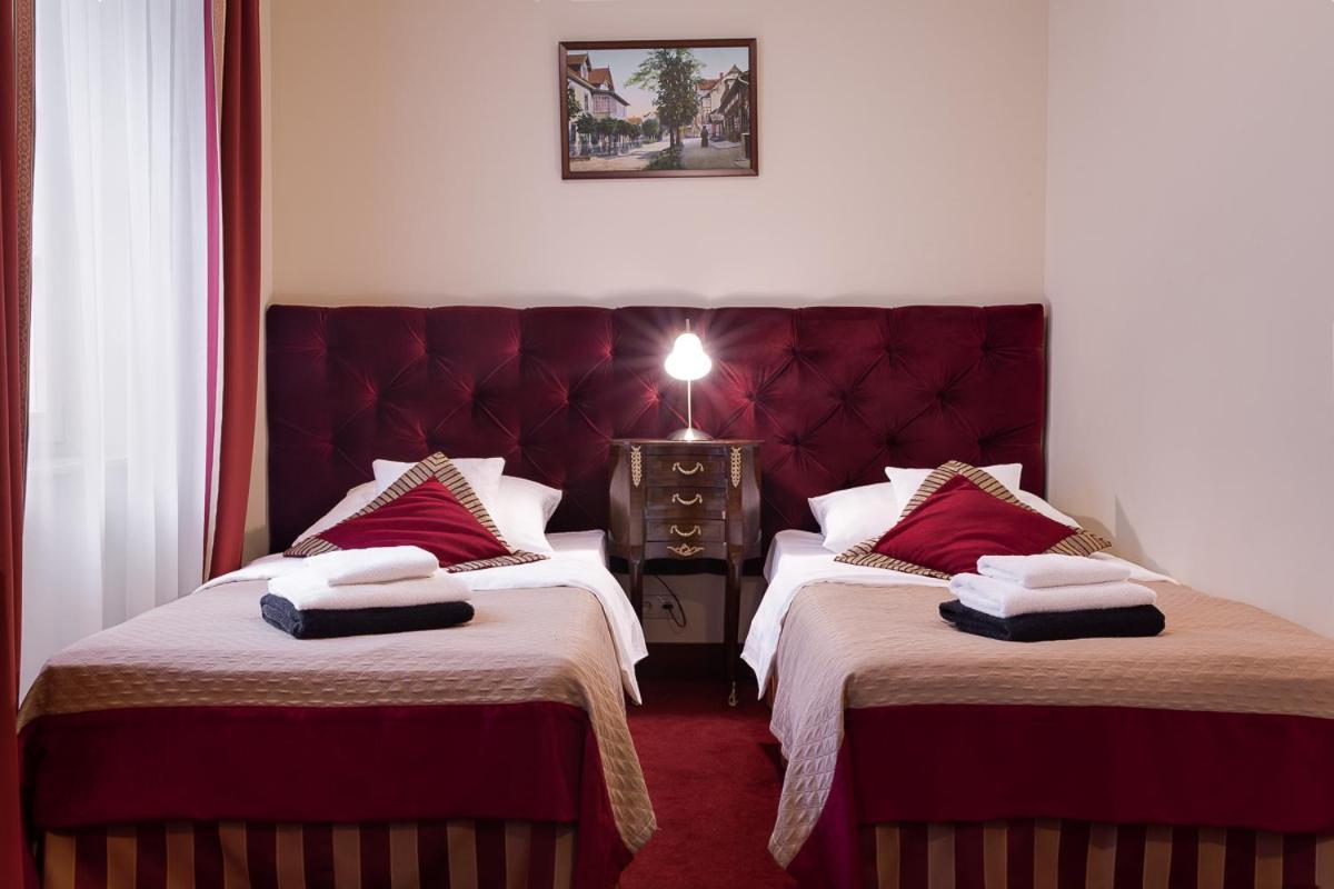 Hotel Stary Zdroj Świeradów-Zdrój エクステリア 写真